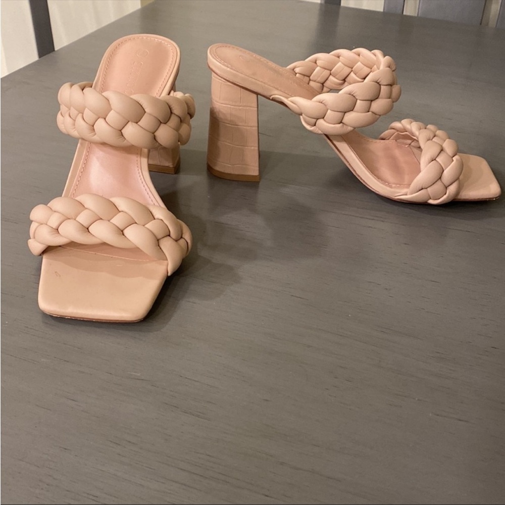 Braided block heel sandal. Like NEW